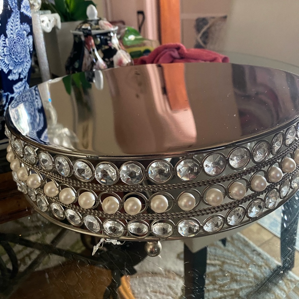 Silver metal tray with pearls